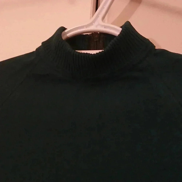 Emerald  green 3/4 length sleeves sweater - Picture 3 of 8